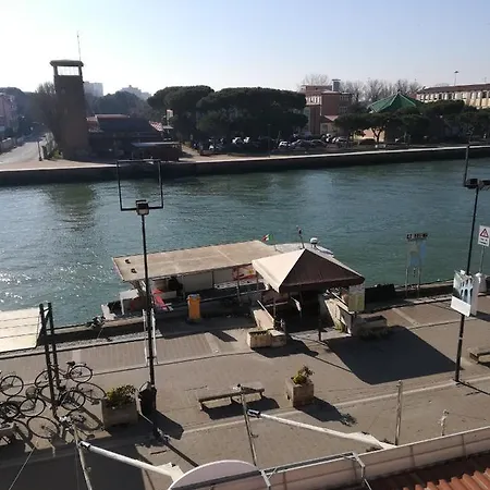 Traghetto Oda ve Kahvaltı Porto Garibaldi