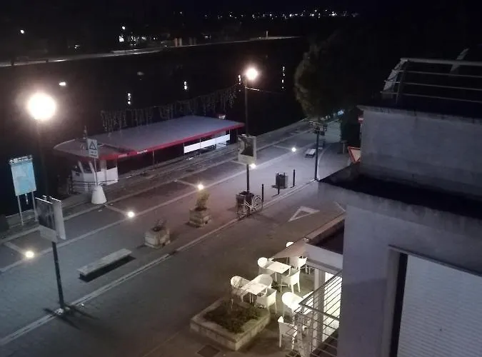 Traghetto לינה וארוחת בוקר פורטו גריבלדי